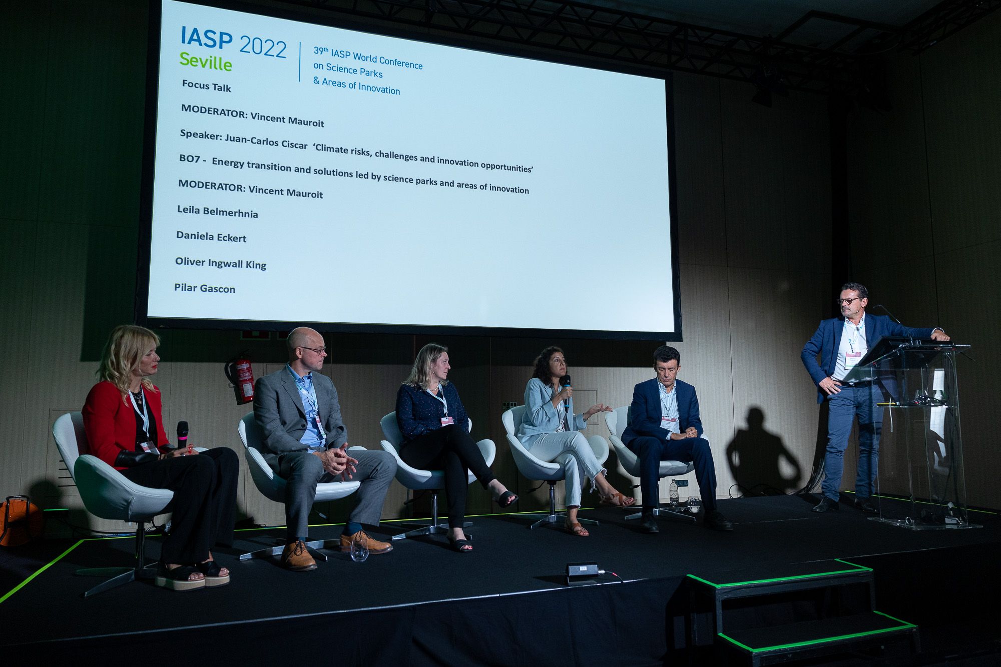 En este momento estás viendo EXPLORAR LA TRANSICIÓN ENERGÉTICA Y LAS SOLUCIONES LIDERADAS POR PARQUES CIENTÍFICOS Y ÁREAS DE INNOVACIÓN, ASÍ COMO UNA MIRADA A LOS RIESGOS CLIMÁTICOS, LOS DESAFÍOS Y LAS OPORTUNIDADES DE INNOVACIÓN EN IASPSEVILLE.