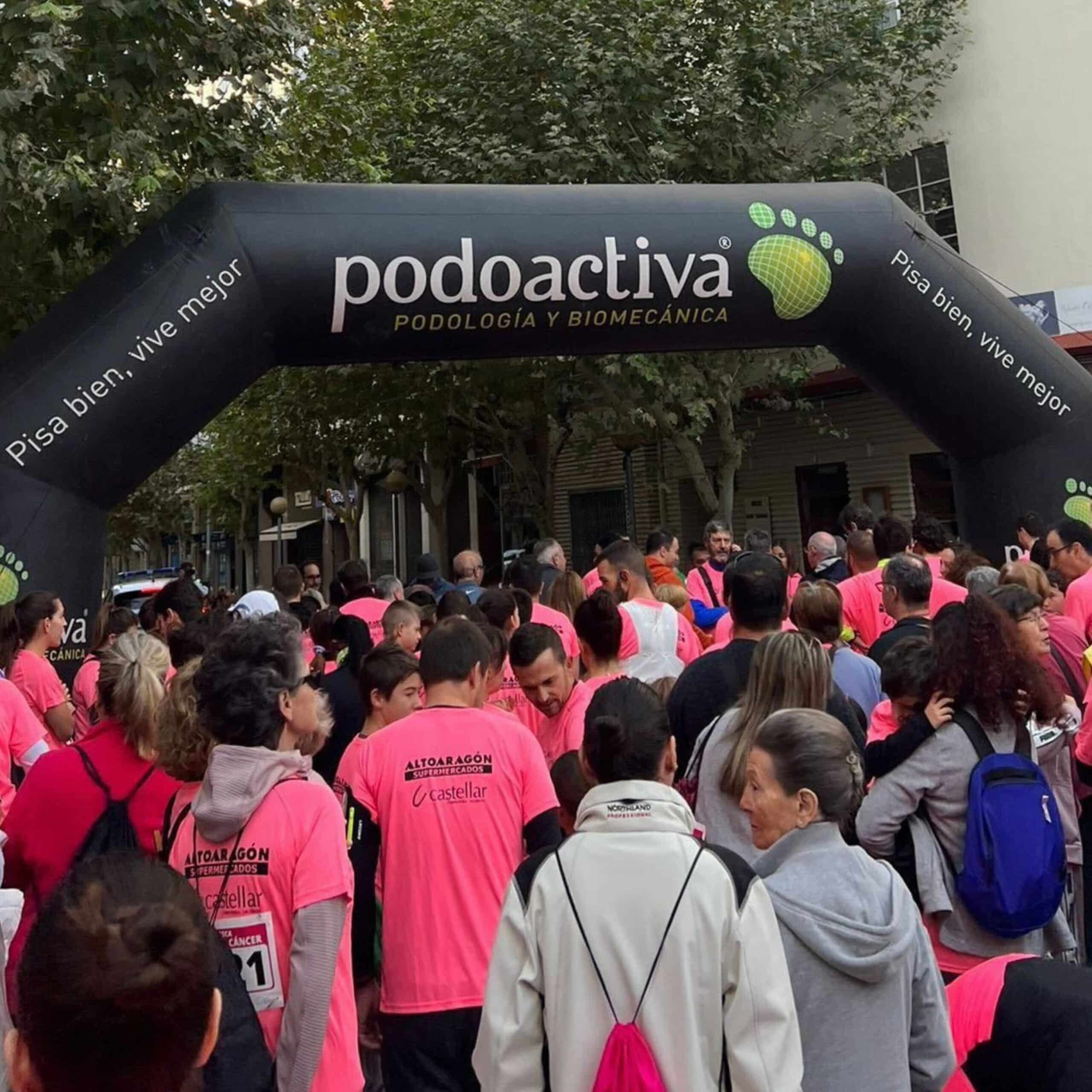 Lee más sobre el artículo CUATRO MIL PERSONAS CORREN EN LA CARRERA CONTRA EL CÁNCER DE MAMA PATROCINADA POR PODOACTIVA