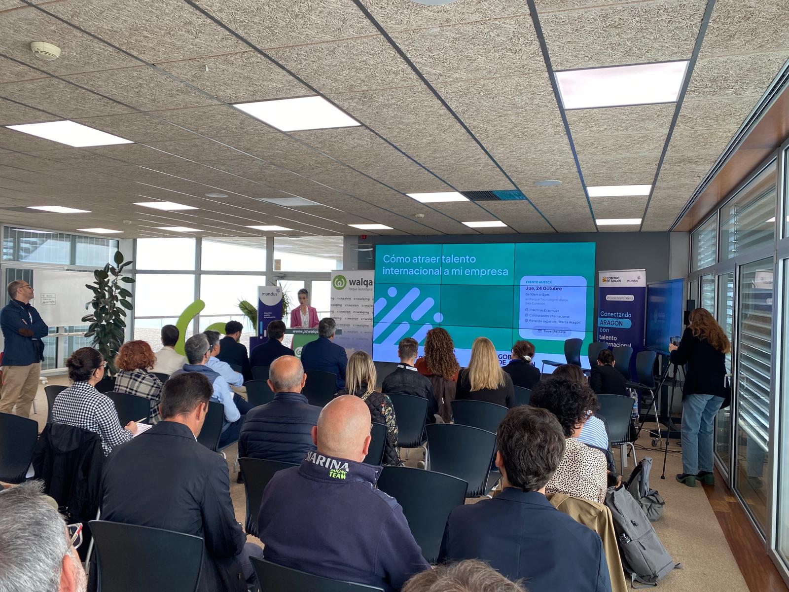En este momento estás viendo LAS EMPRESAS OSCENSES APRENDEN CÓMO ATRAER TALENTO INTERNACIONAL