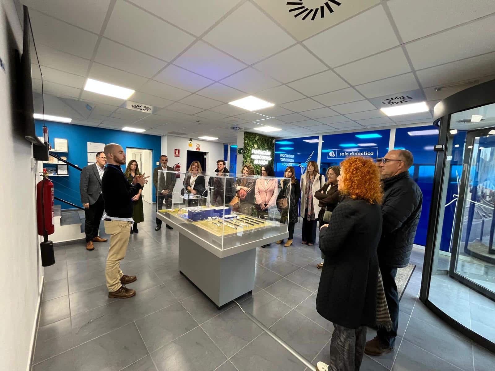 Lee más sobre el artículo Walqa acerca la innovación al público con una visita a la Fundación Hidrógeno Aragón