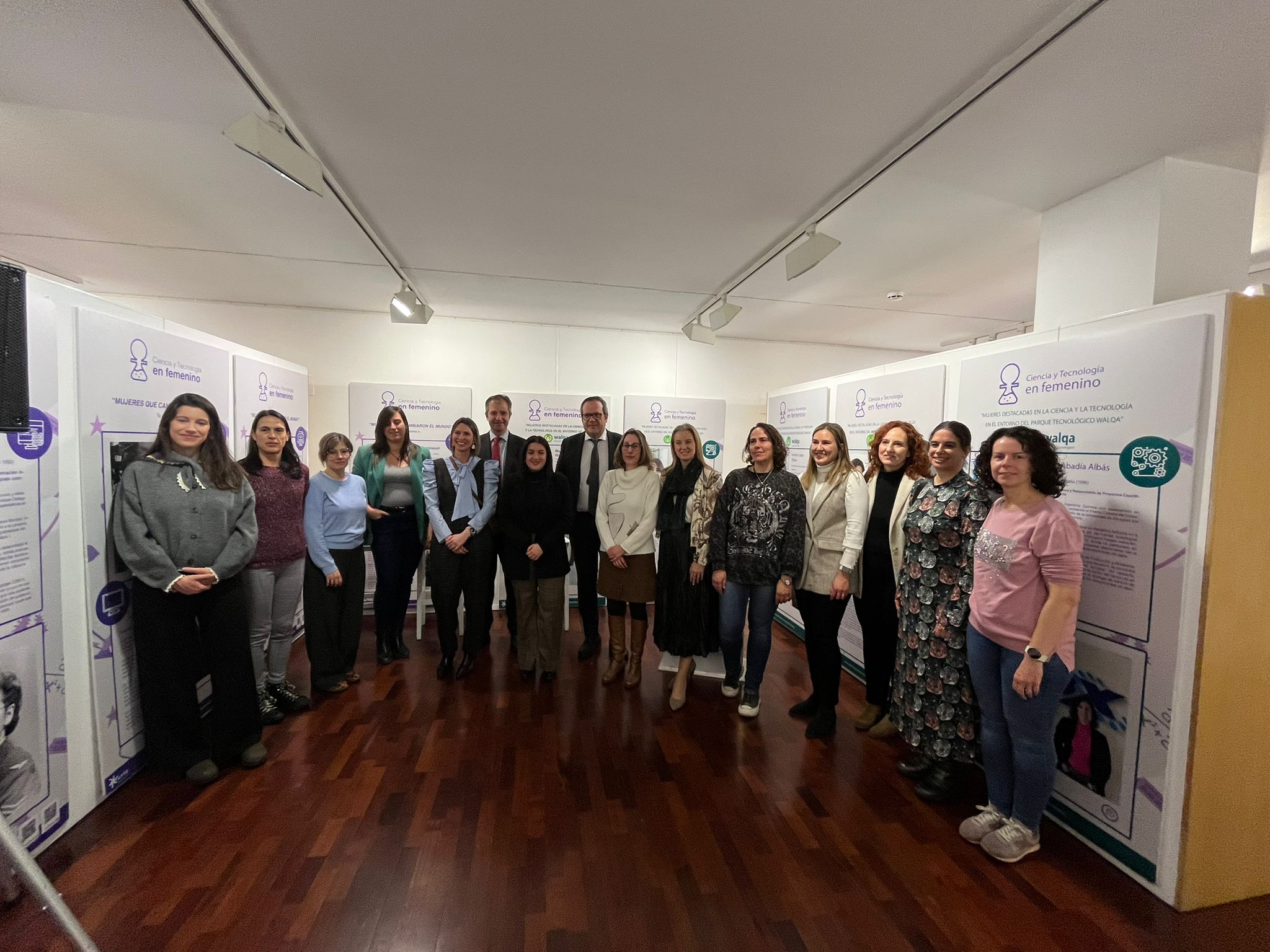 Lee más sobre el artículo VISITA A LA EXPOSICIÓN “MUJERES QUE CAMBIARON EL MUNDO” Y “MUJERES QUE CAMBIEN EL MUNDO” CON LAS PROTAGONISTAS DEL ECOSISTEMA WALQA