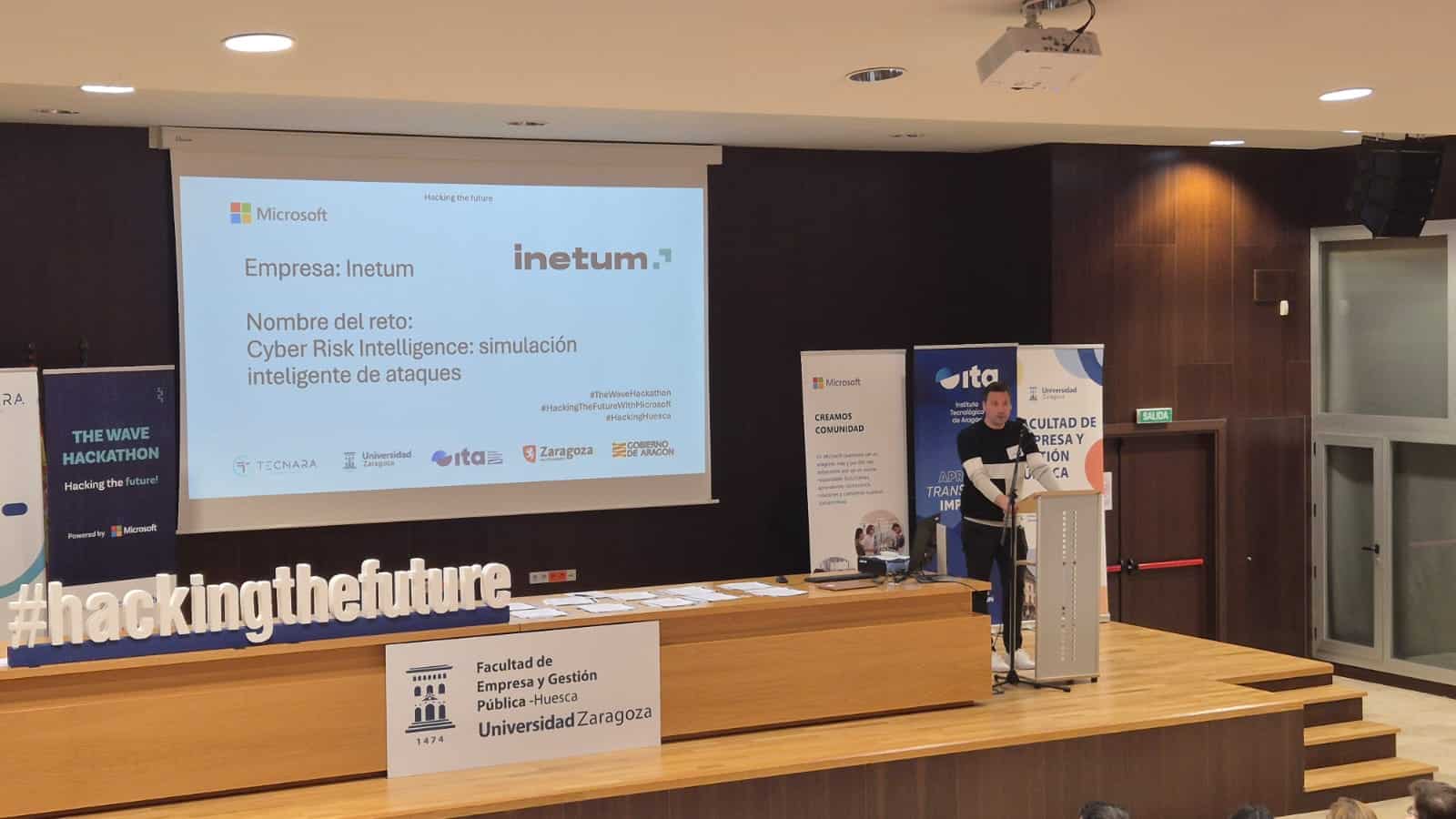 En este momento estás viendo DATOS URBANOS Y CIBERSEGURIDAD: INETUM EN EL HACKATON THE WAVE 2026